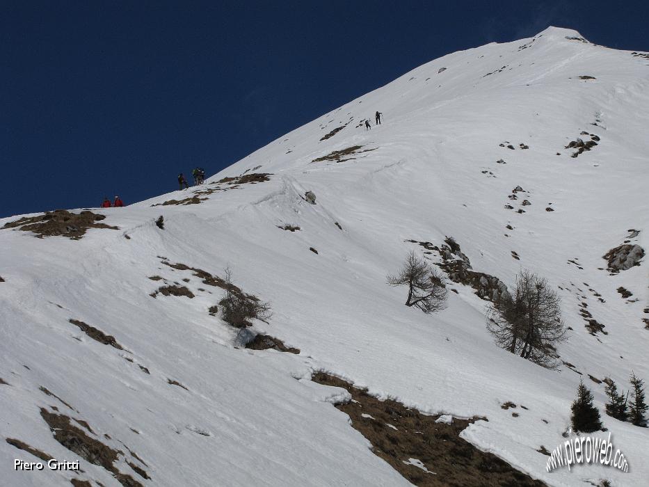 29 Gli altri 4 amici son sdaliti in vetta.jpg - 29 Gli altri 4 amici son saliti in vetta